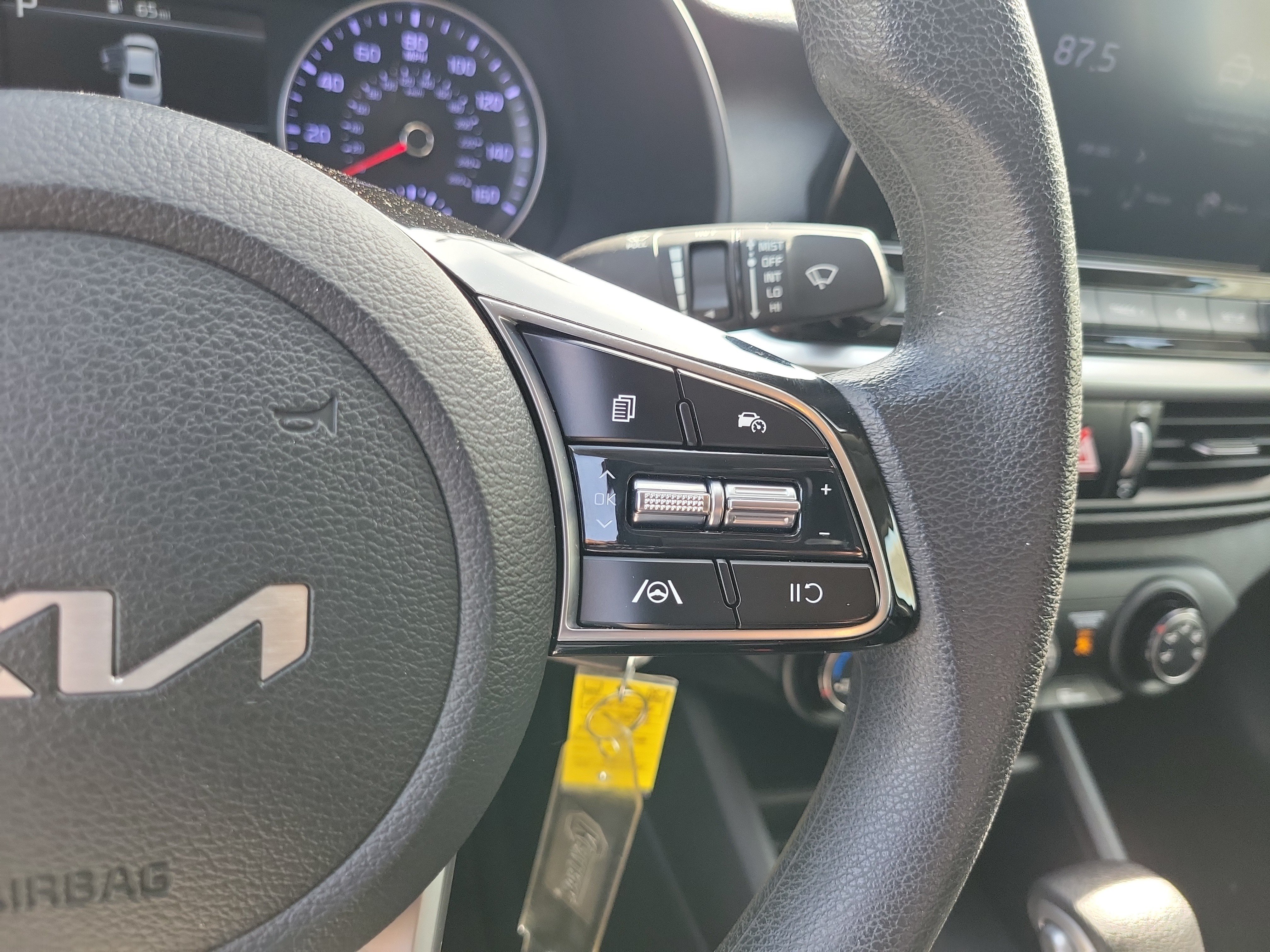 Used 2022 Kia Forte LXS FWD image 7