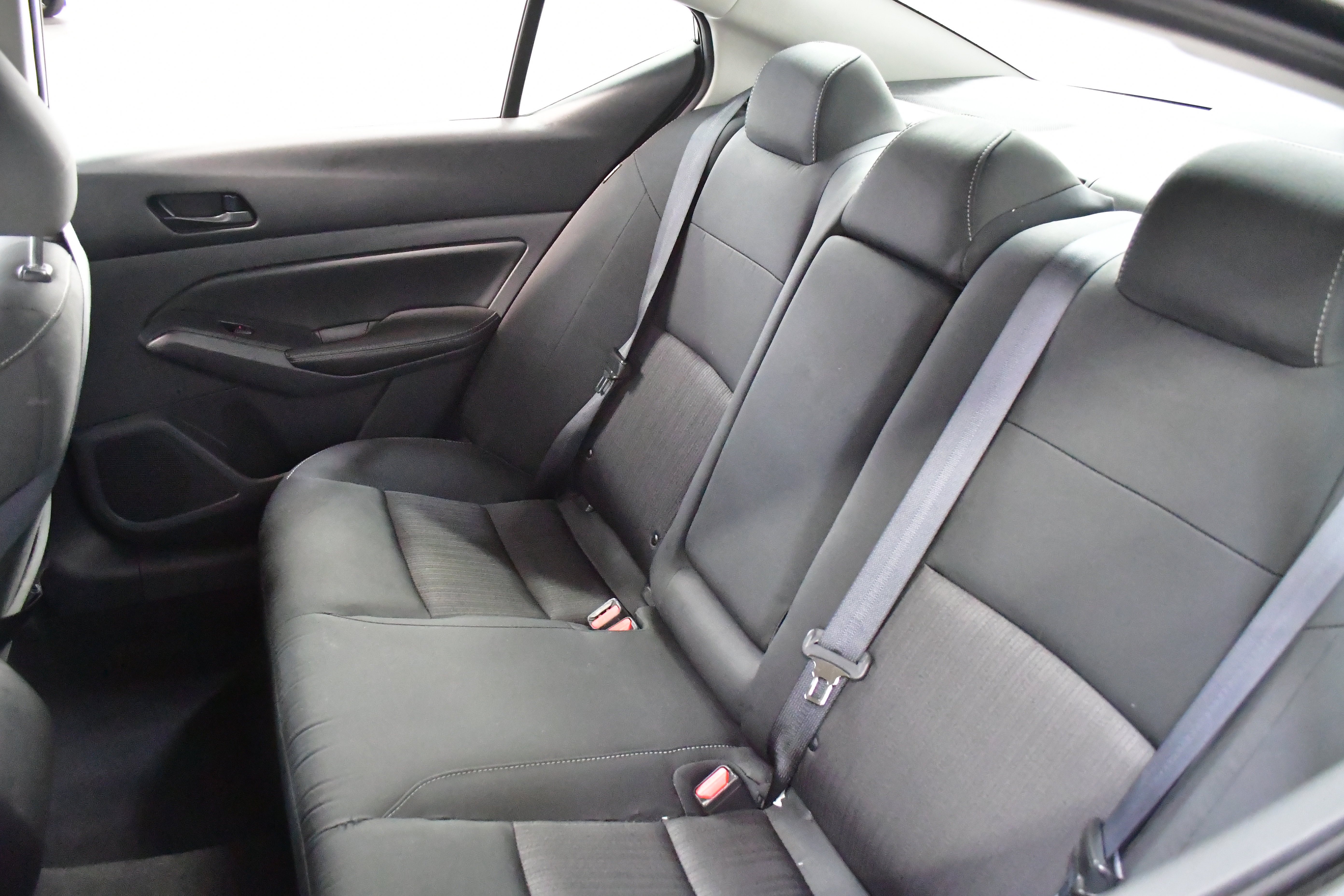 Used 2025 Nissan Altima 2.5 SV FWD image 10