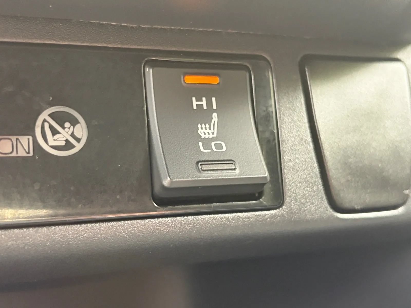 Used 2021 Toyota RAV4 XSE w/ XSE Grade Weather Package AWD/4WD image 25