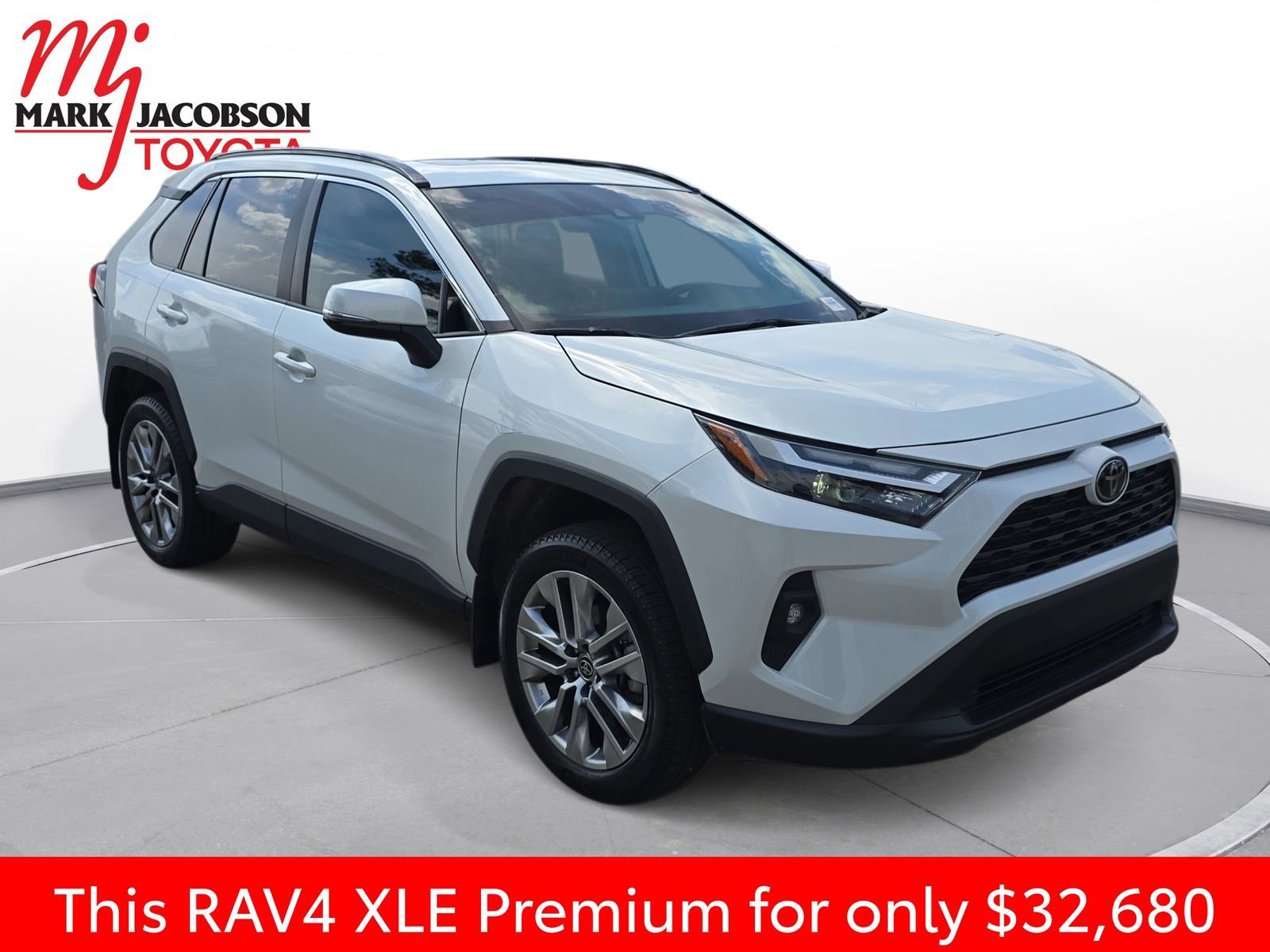 Used 2024 Toyota RAV4 XLE Premium w/ Weather Package image 5