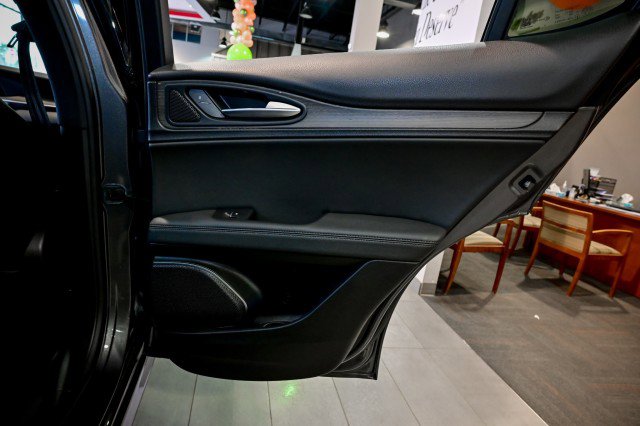Used 2022 Alfa Romeo Stelvio Ti image 27