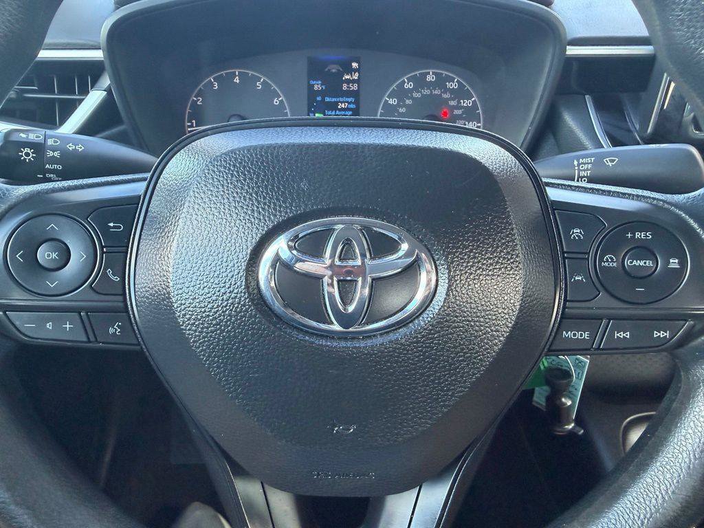 Used 2025 Toyota Corolla LE FWD image 22
