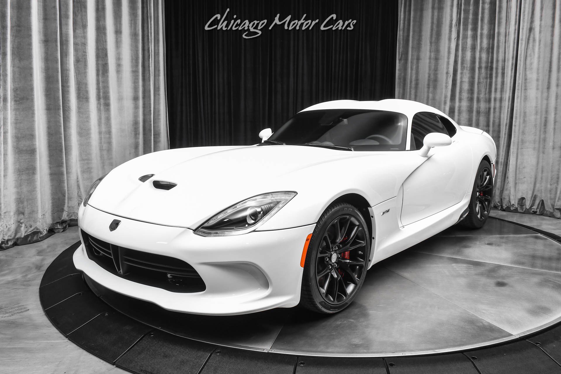 Used 2013 SRT Viper GTS w/ GTS Laguna Interior Pkg image 2