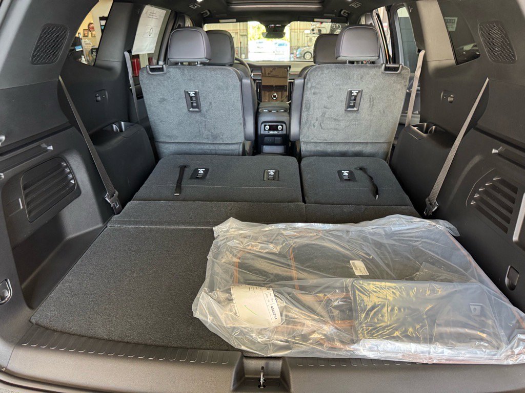 New 2026 GMC Acadia AT4 w/ Luxury Package image 9