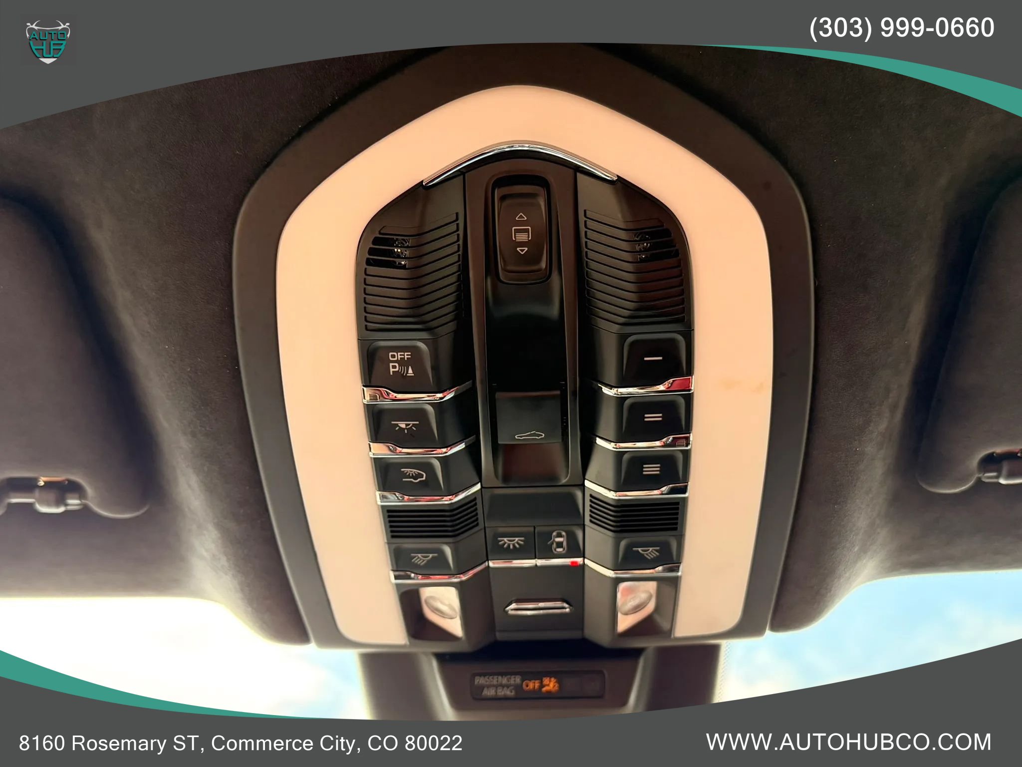 Used 2018 Porsche Macan Turbo w/ Premium Package Plus AWD/4WD image 37