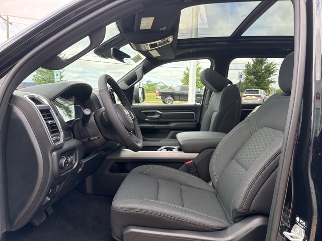 New 2026 RAM 1500 4x4 Crew Cab image 10