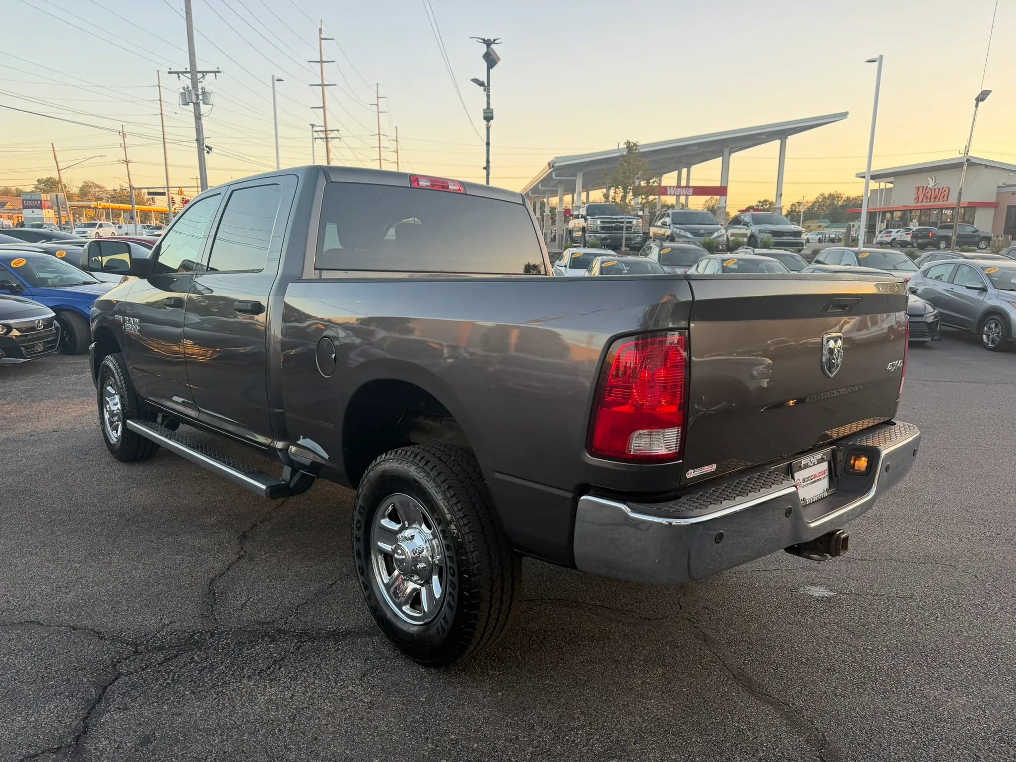 Used 2016 RAM 2500 Tradesman w/ Chrome Appearance Group AWD/4WD image 3