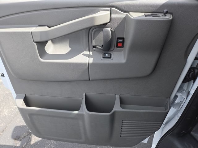 New 2026 Chevrolet Express 2500 w/ Driver Convenience Package RWD image 24
