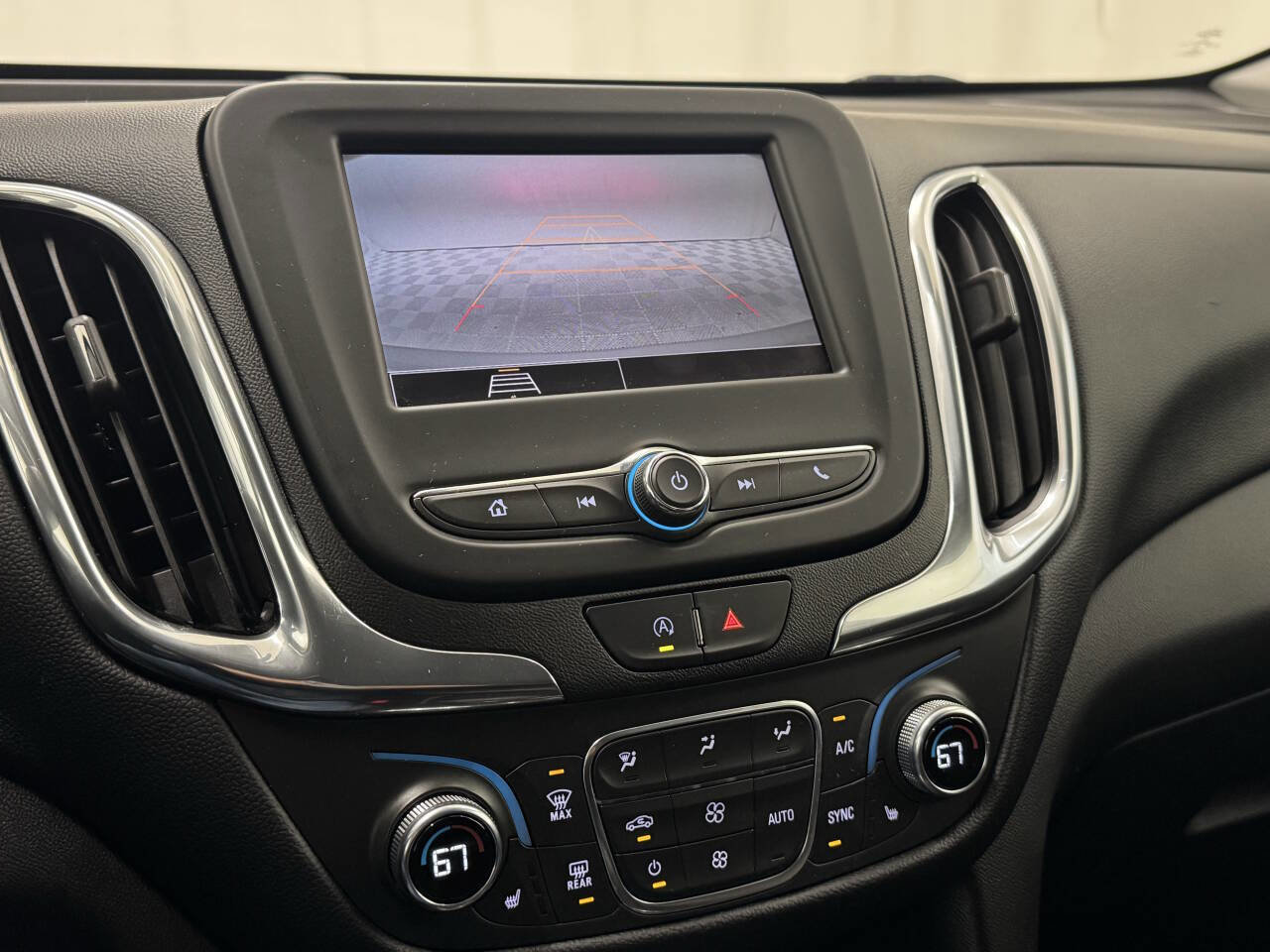 Used 2022 Chevrolet Equinox LT w/ Driver Convenience Package image 32