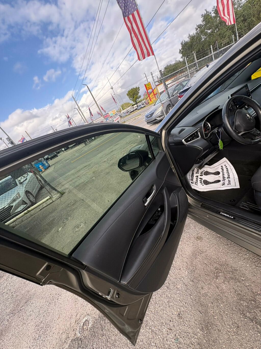 Used 2020 Toyota Corolla SE image 6