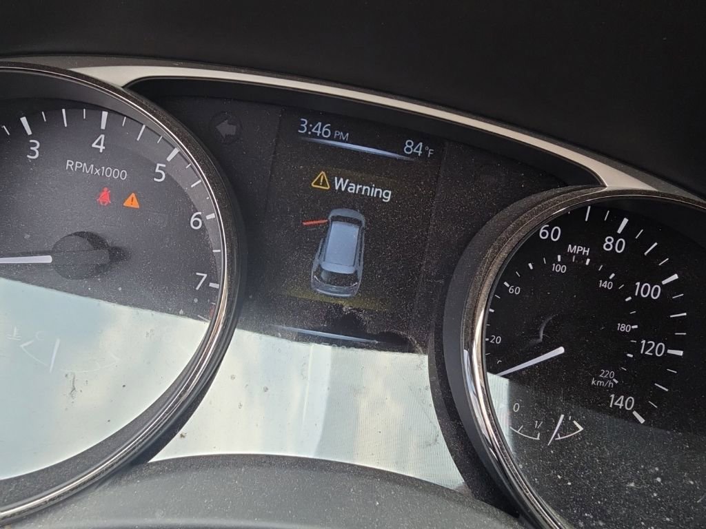 Used 2016 Nissan Rogue S FWD image 14
