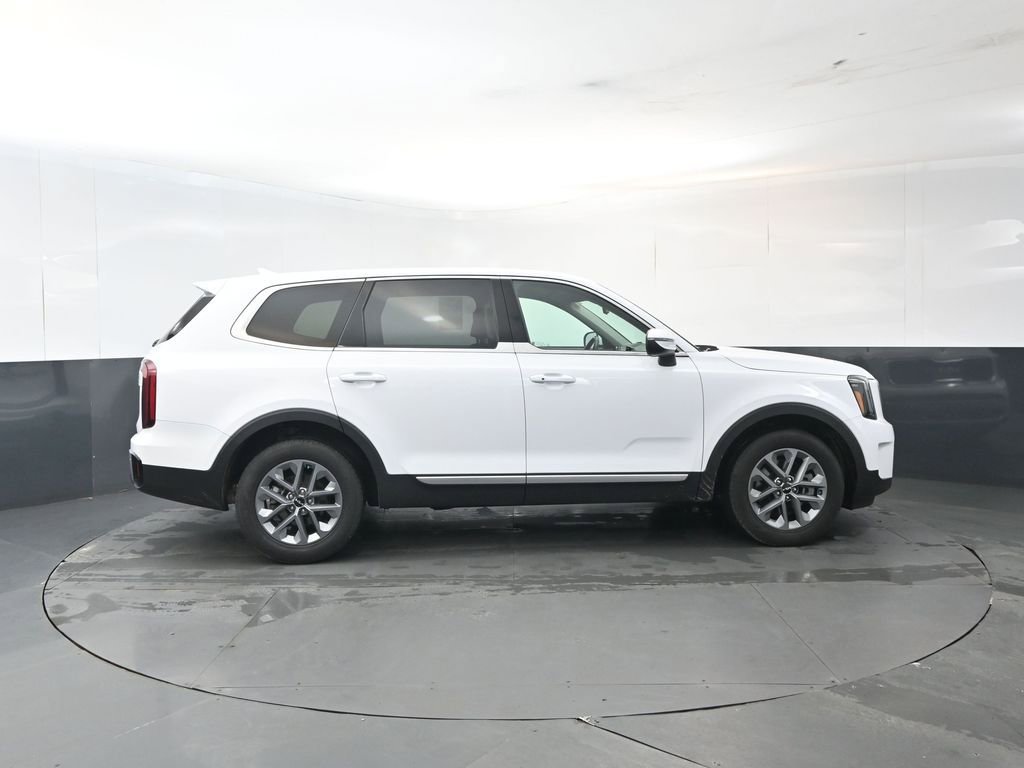 Used 2023 Kia Telluride LX image 6