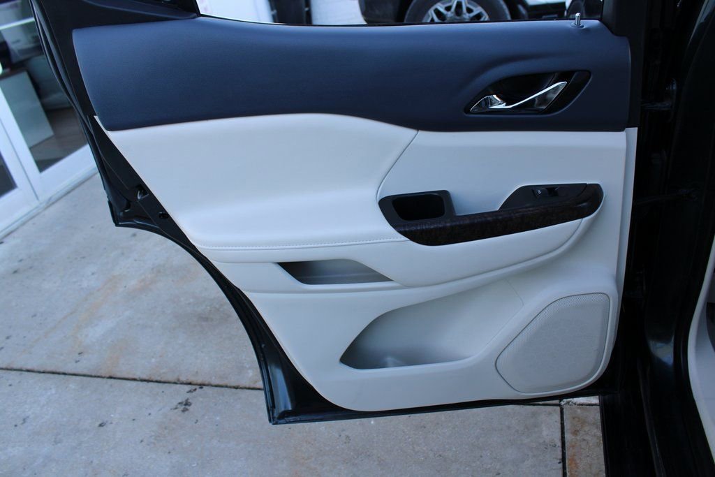 Used 2021 GMC Acadia Denali w/ Denali Ultimate Package image 22