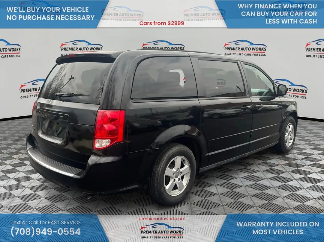 Used 2012 Dodge Grand Caravan SXT w/ UConnect Hands-Free Group image 4