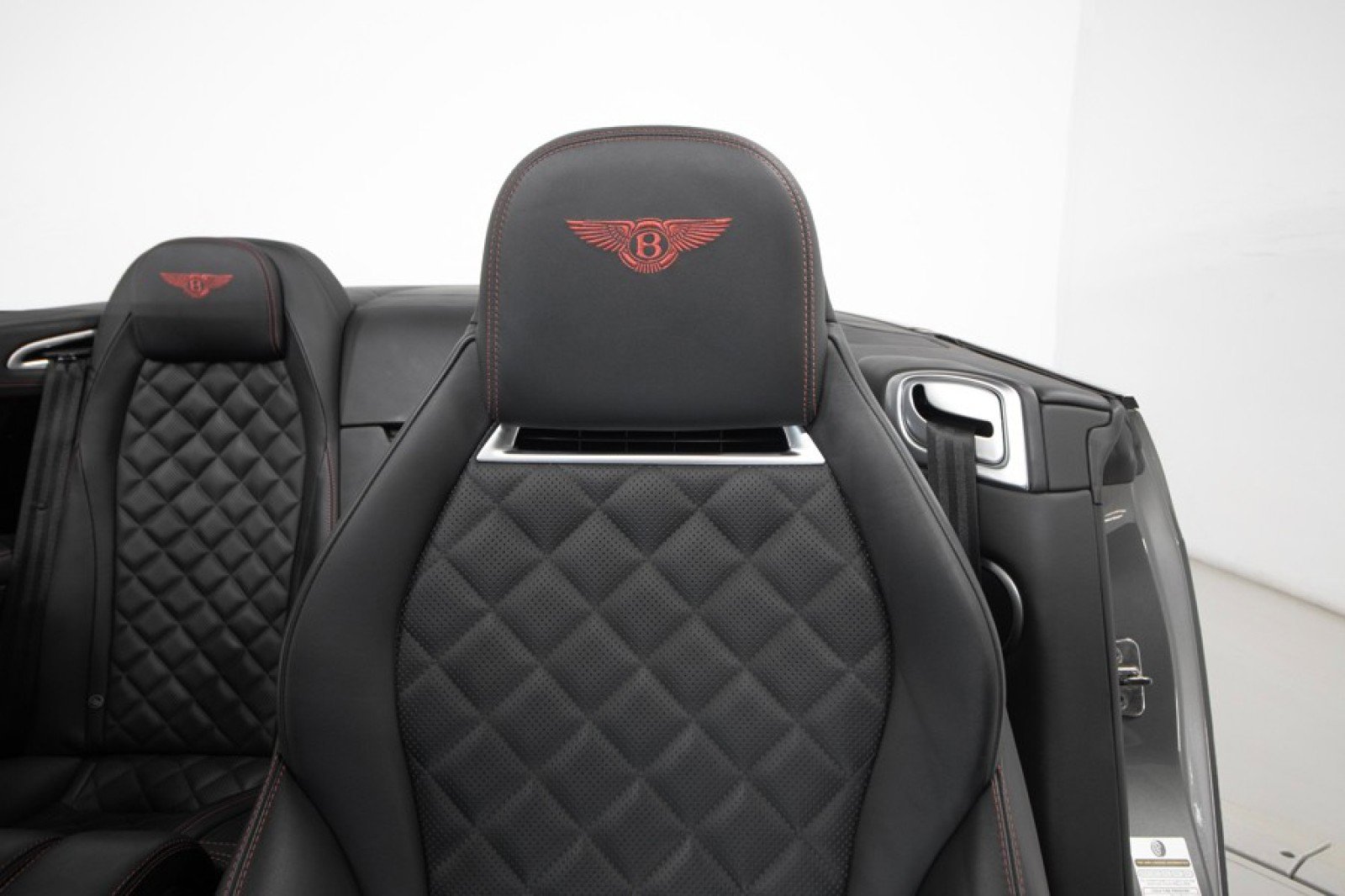 Used 2018 Bentley Continental GT image 22