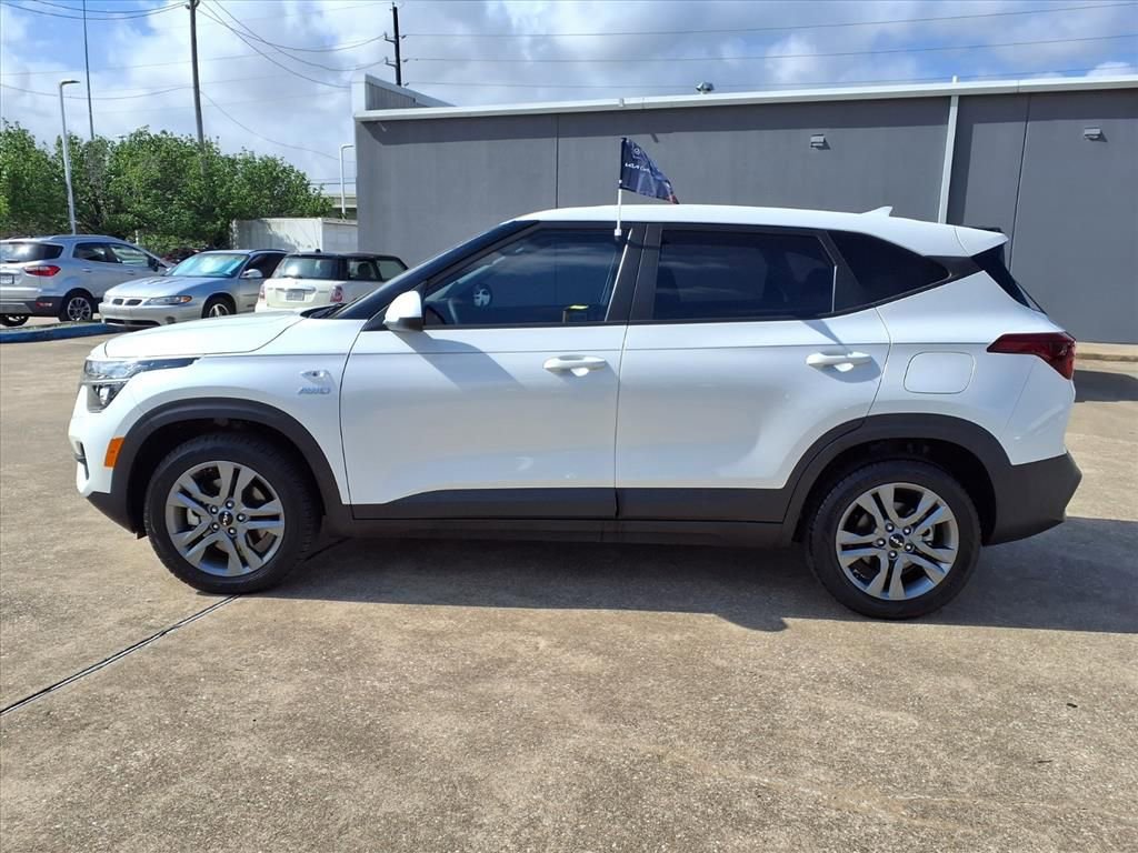 Certified 2022 Kia Seltos LX image 5