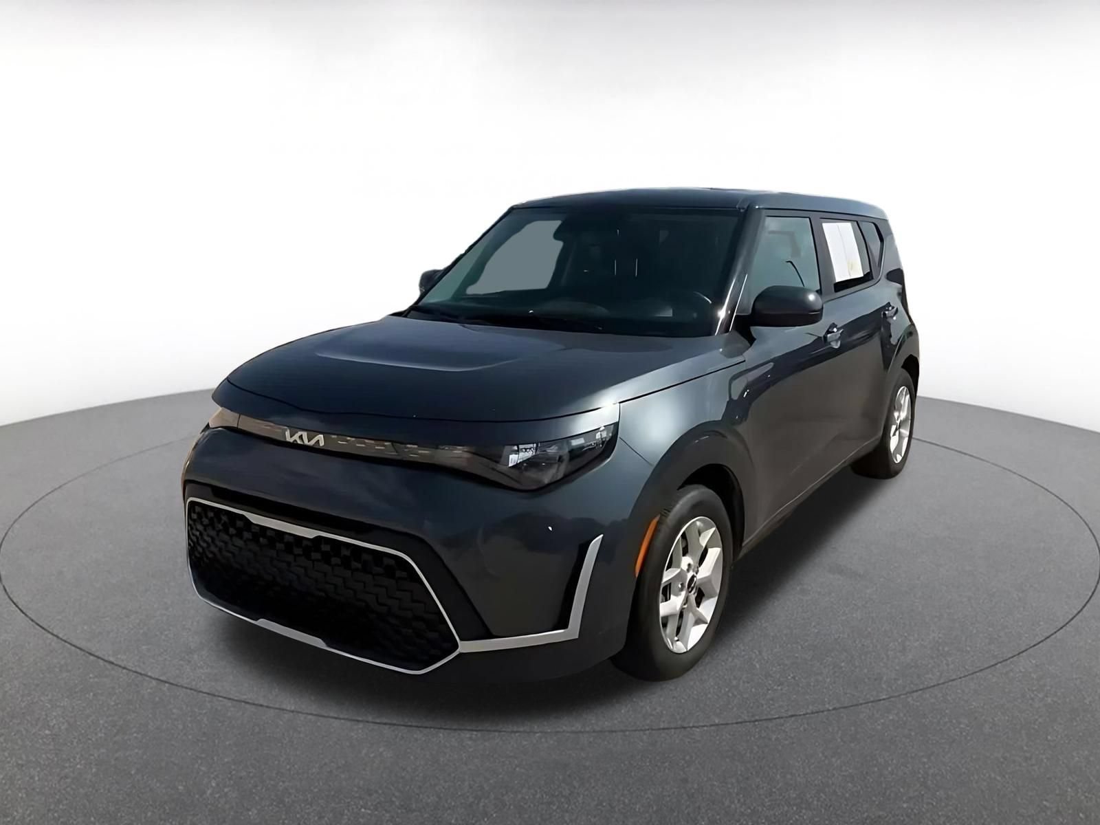 Used 2025 Kia Soul LX w/ LX Technology Package FWD image 6