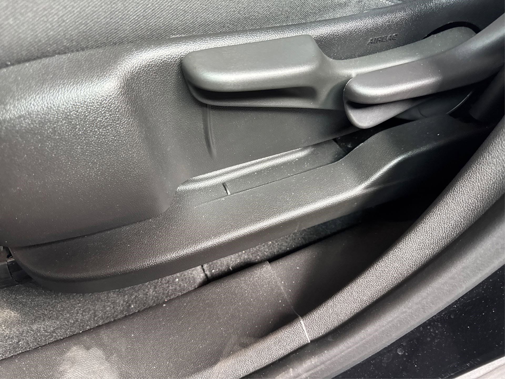 Used 2023 GMC Terrain SLE w/ Elevation Edition image 24