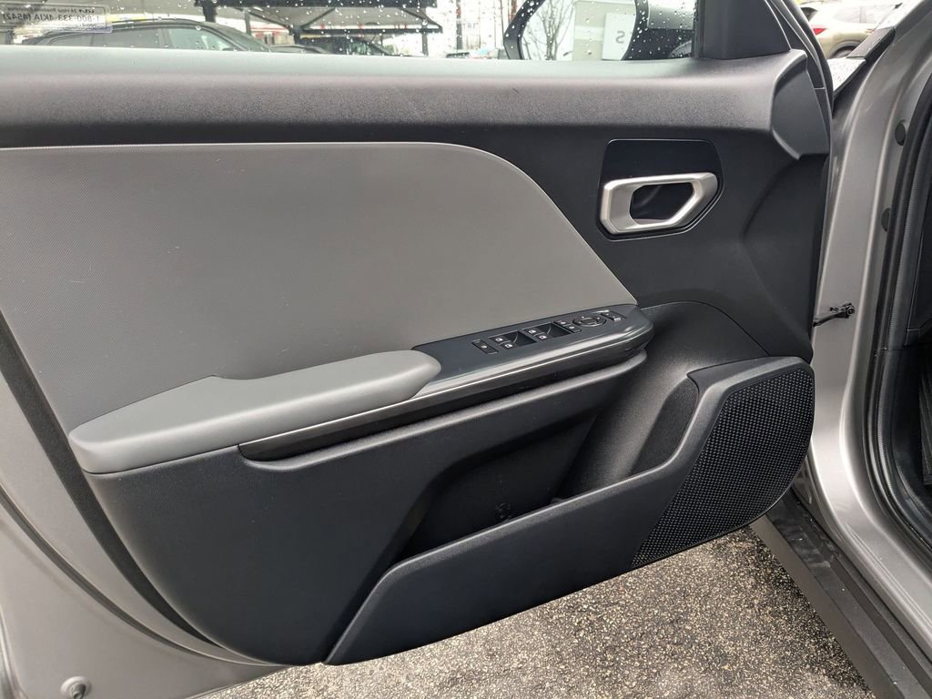 Used 2025 Kia K4 LXS image 13