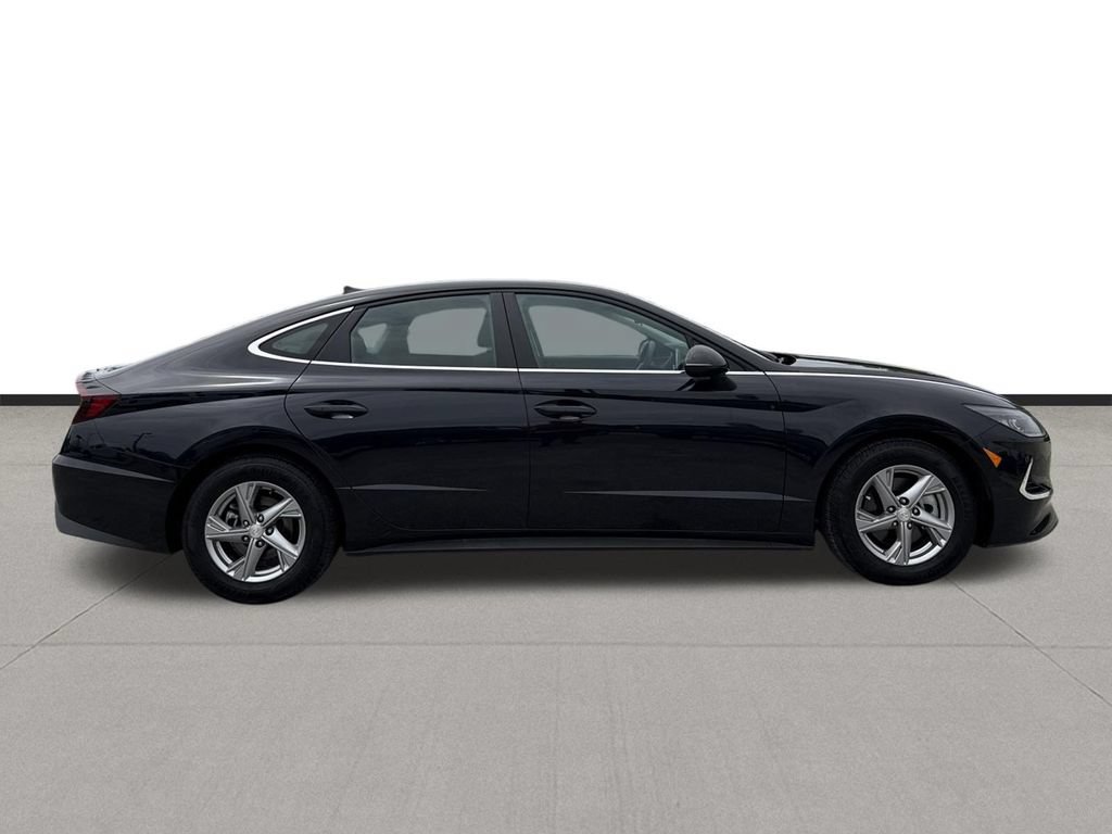 Used 2023 Hyundai Sonata SE FWD image 4