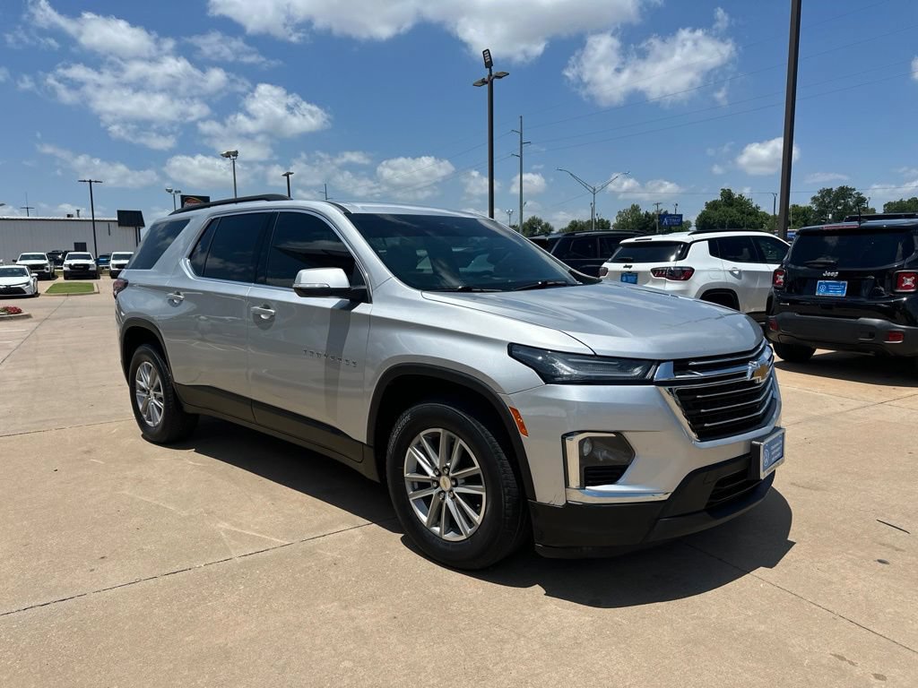 Used 2022 Chevrolet Traverse LT FWD image 3