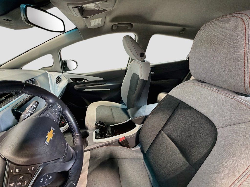 Used 2021 Chevrolet Bolt LT FWD image 20