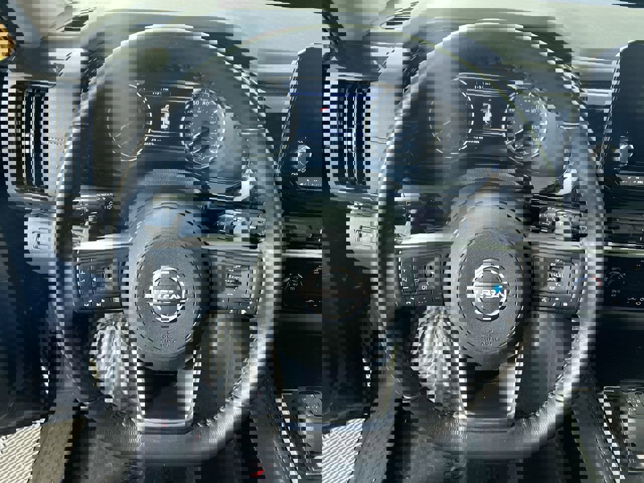 Used 2024 Nissan Pathfinder SV image 15