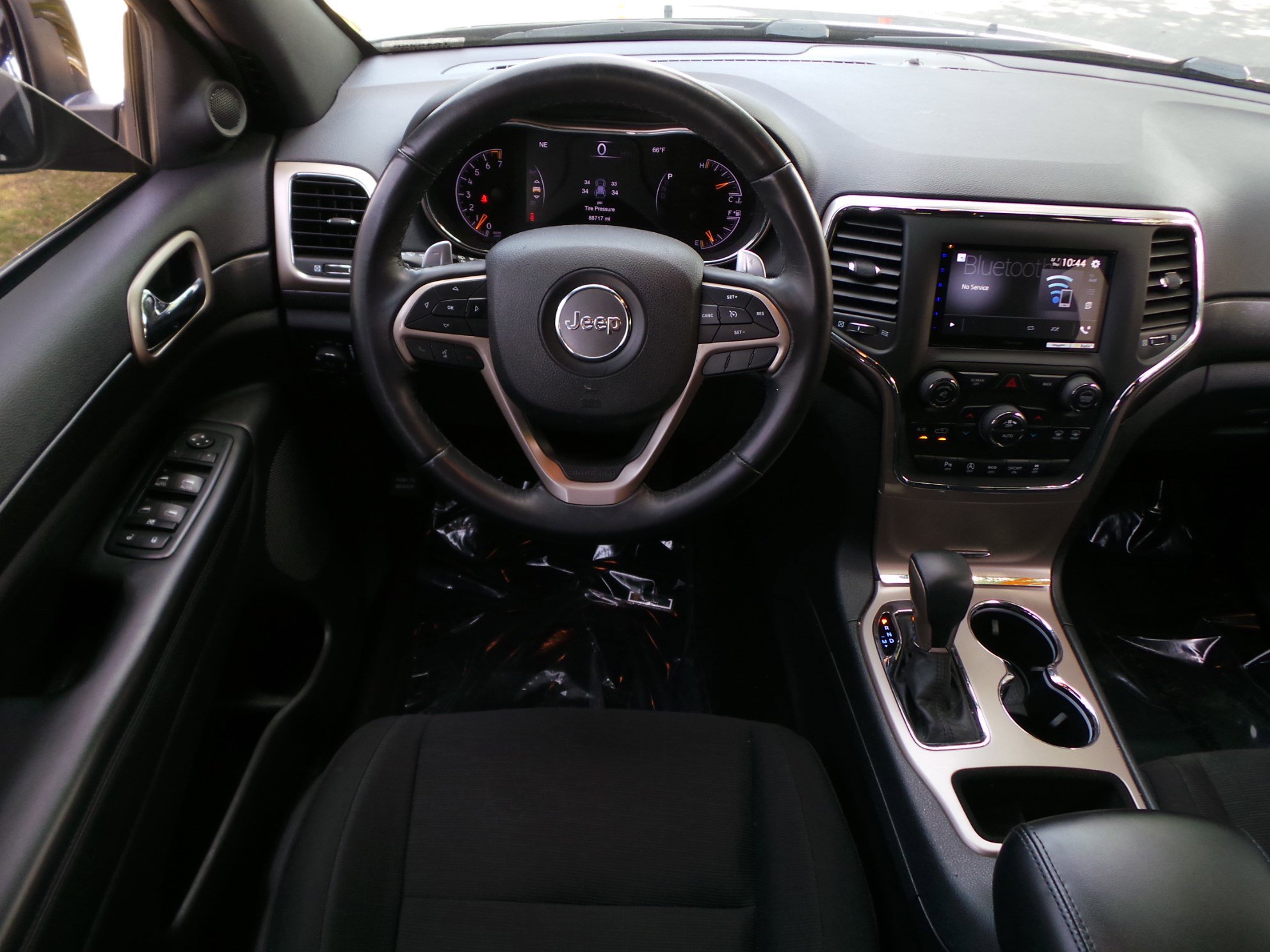 Used 2017 Jeep Grand Cherokee Laredo w/ Quick Order Package 23E AWD/4WD image 15