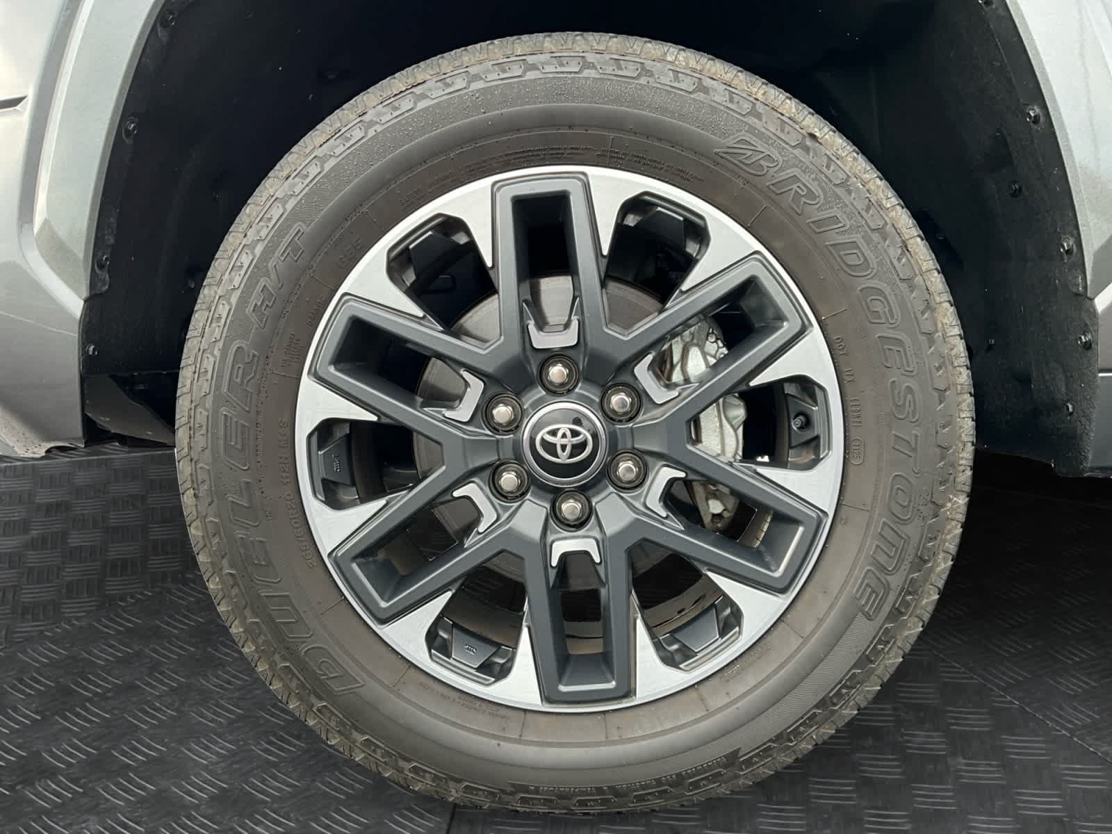 Used 2025 Toyota Tundra Limited AWD/4WD image 14