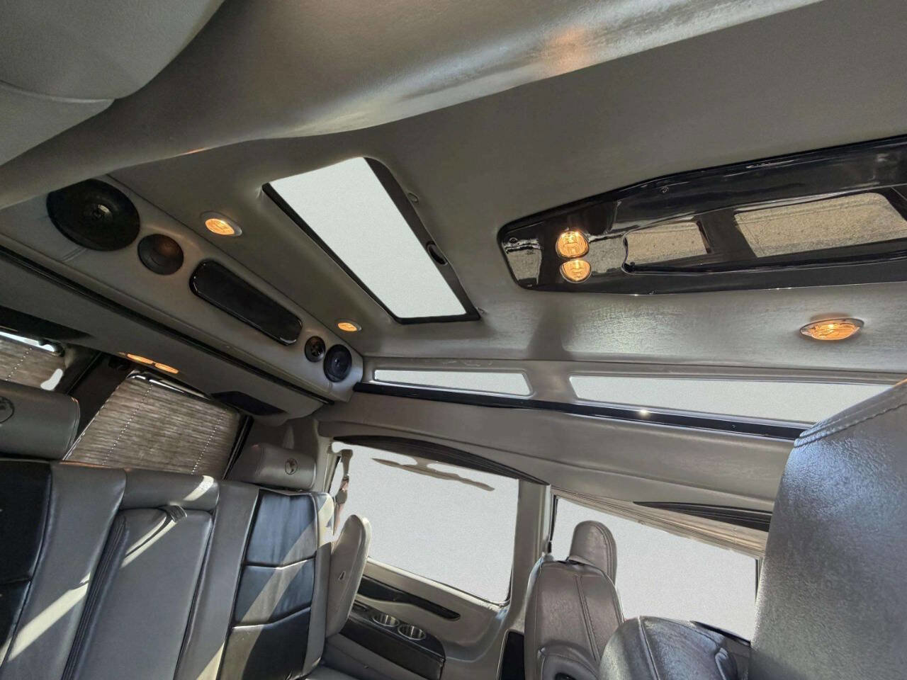 Used 2021 Chevrolet Express 2500 LS w/ Enhanced Convenience Package image 21