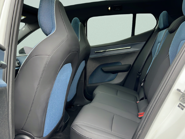 New 2026 Volvo EX30 Plus w/ Protection Package Premier AWD/4WD image 9