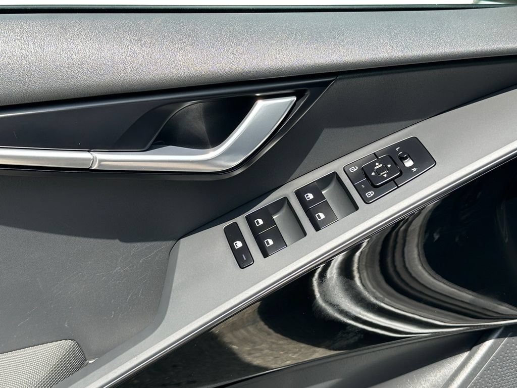 Certified 2023 Kia Niro EX w/ EX Cold Weather Package FWD image 16