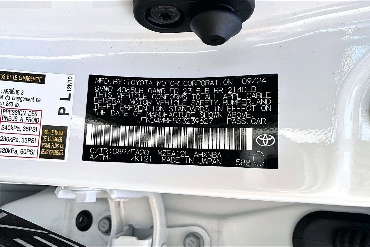 Used 2025 Toyota Corolla SE image 16