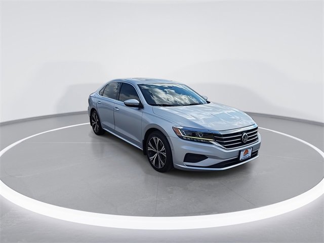 Used 2020 Volkswagen Passat 2.0T SEL image 2