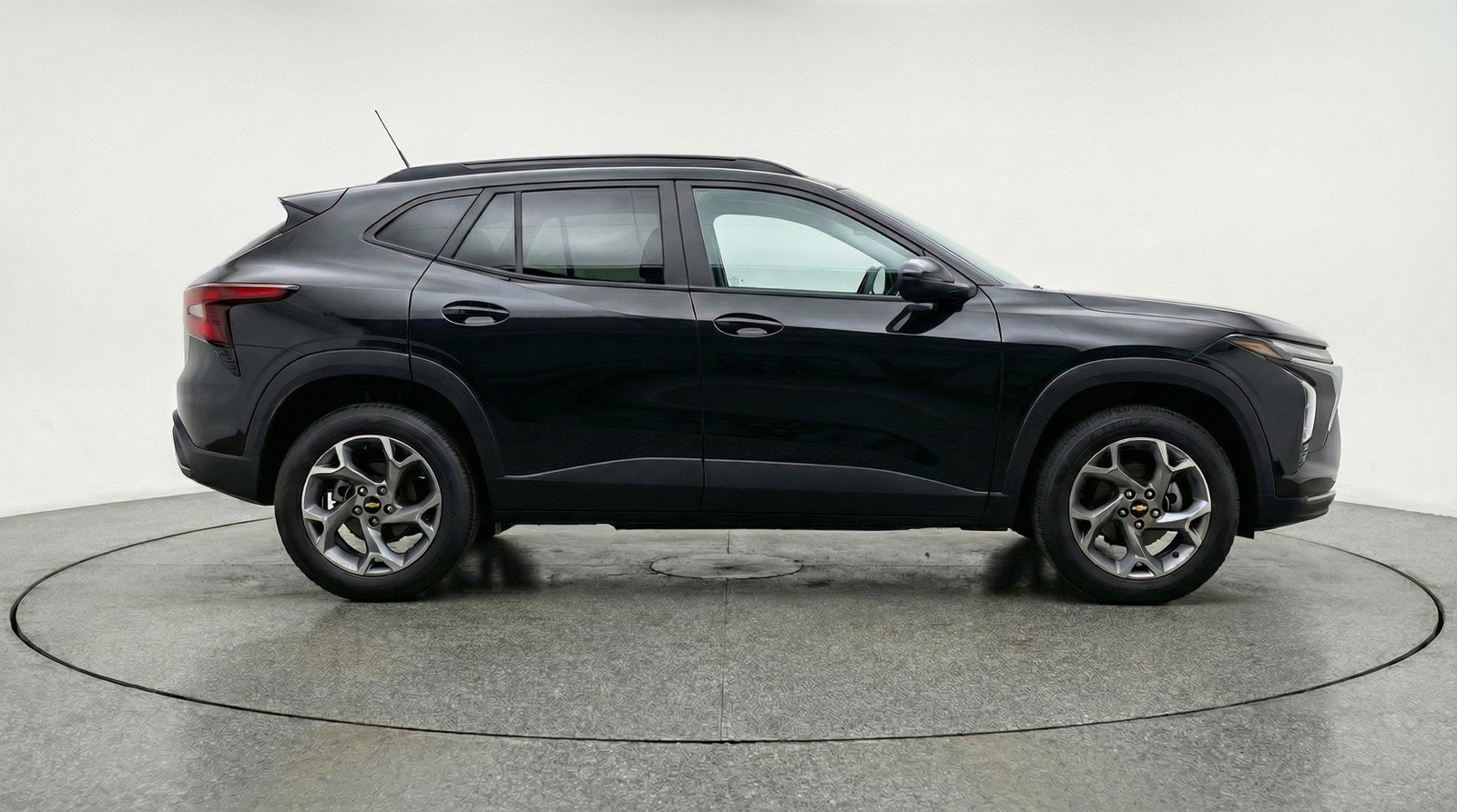 Used 2025 Chevrolet Trax LT w/ LT Convenience Package FWD image 11