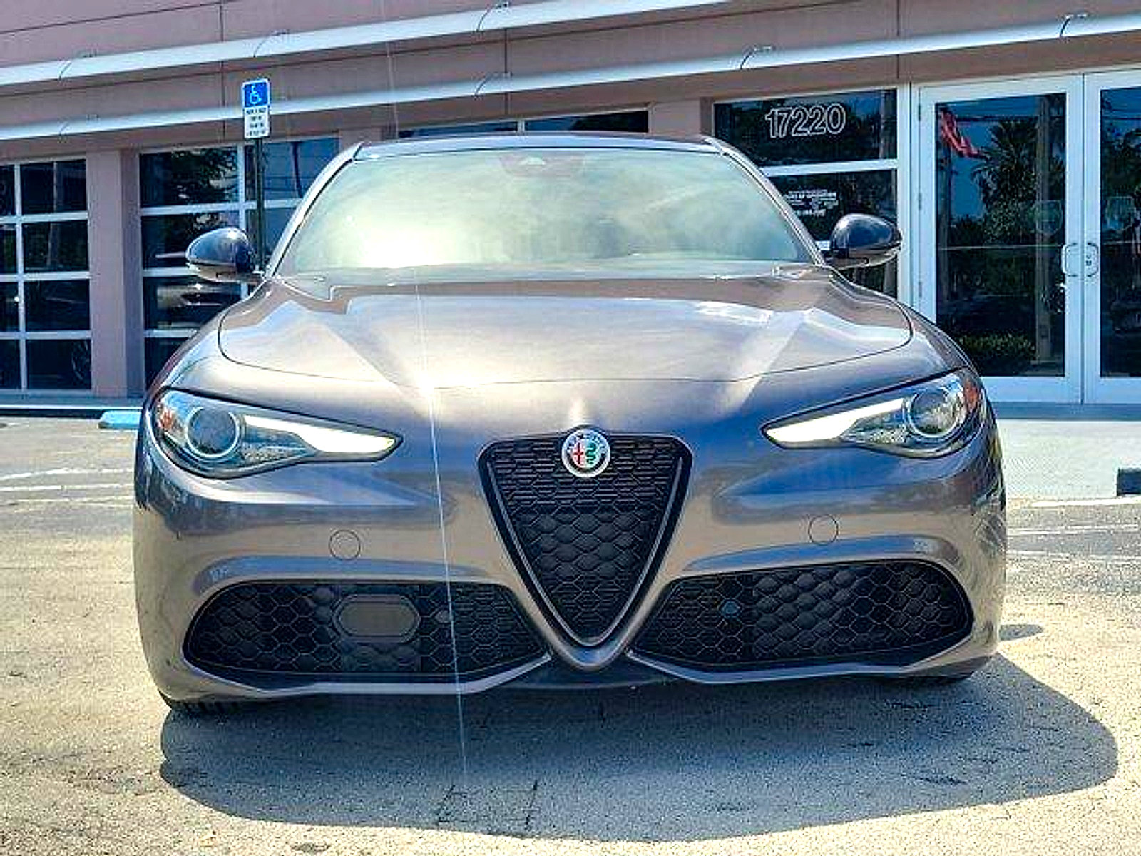 Used 2023 Alfa Romeo Giulia Veloce RWD image 2