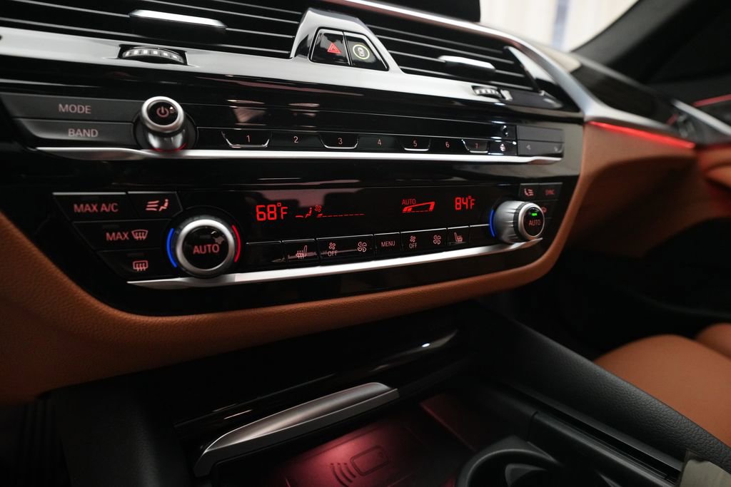 Used 2021 BMW 530i xDrive w/ Convenience Package image 21