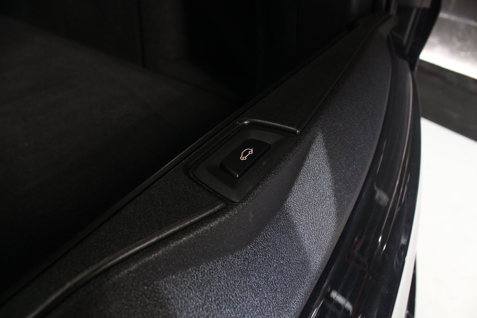 Used 2024 BMW X5 sDrive40i w/ Premium Package RWD image 87