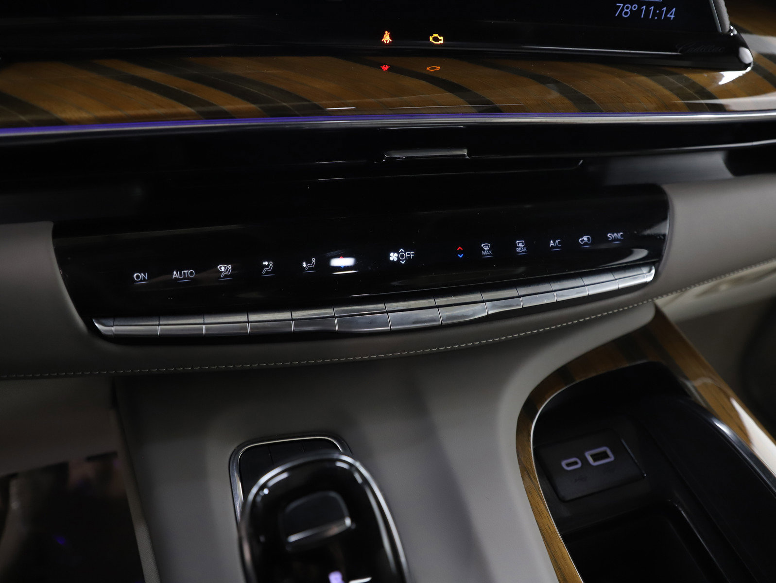 Used 2024 Cadillac Escalade ESV Sport Platinum w/ LPO, ONYX Package image 24