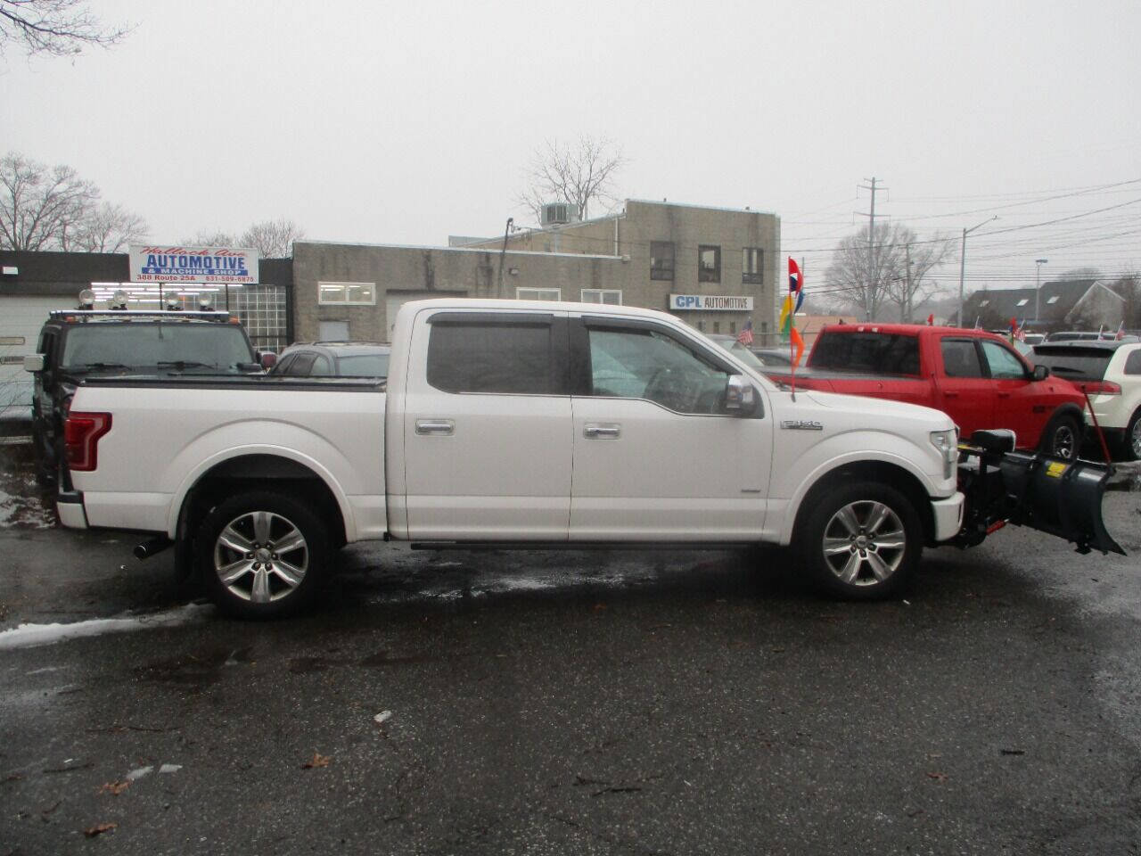 Used 2016 Ford F150 Platinum w/ Equipment Group 701A Luxury image 4