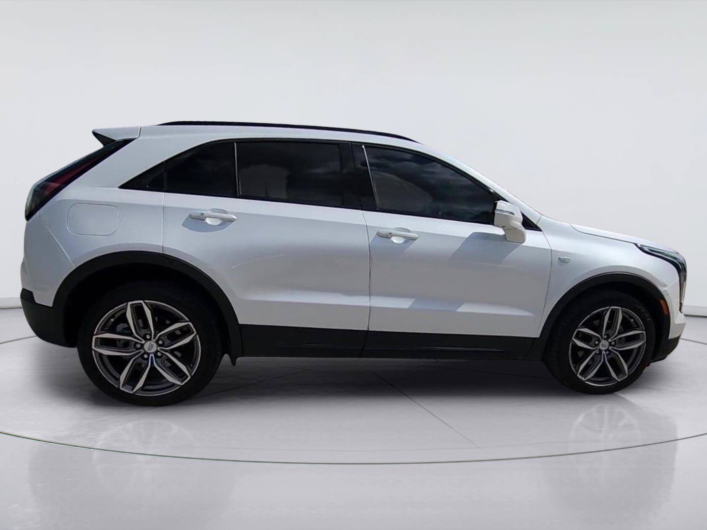 Certified 2022 Cadillac XT4 Sport FWD image 9