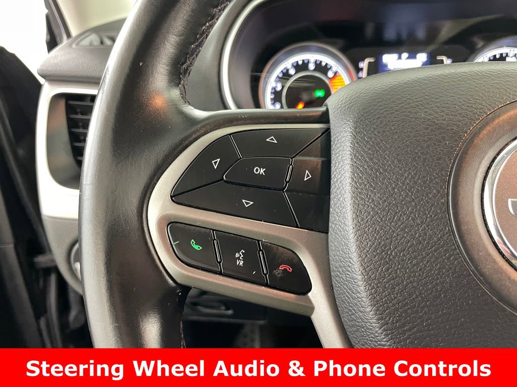 Used 2019 Jeep Cherokee Latitude Plus AWD/4WD image 24
