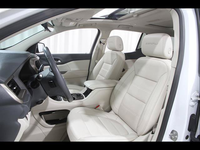 Used 2021 GMC Acadia Denali w/ Denali Ultimate Package AWD/4WD image 5