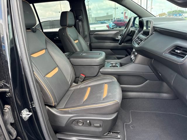Used 2024 GMC Yukon AT4 w/ Technology Package AWD/4WD image 18
