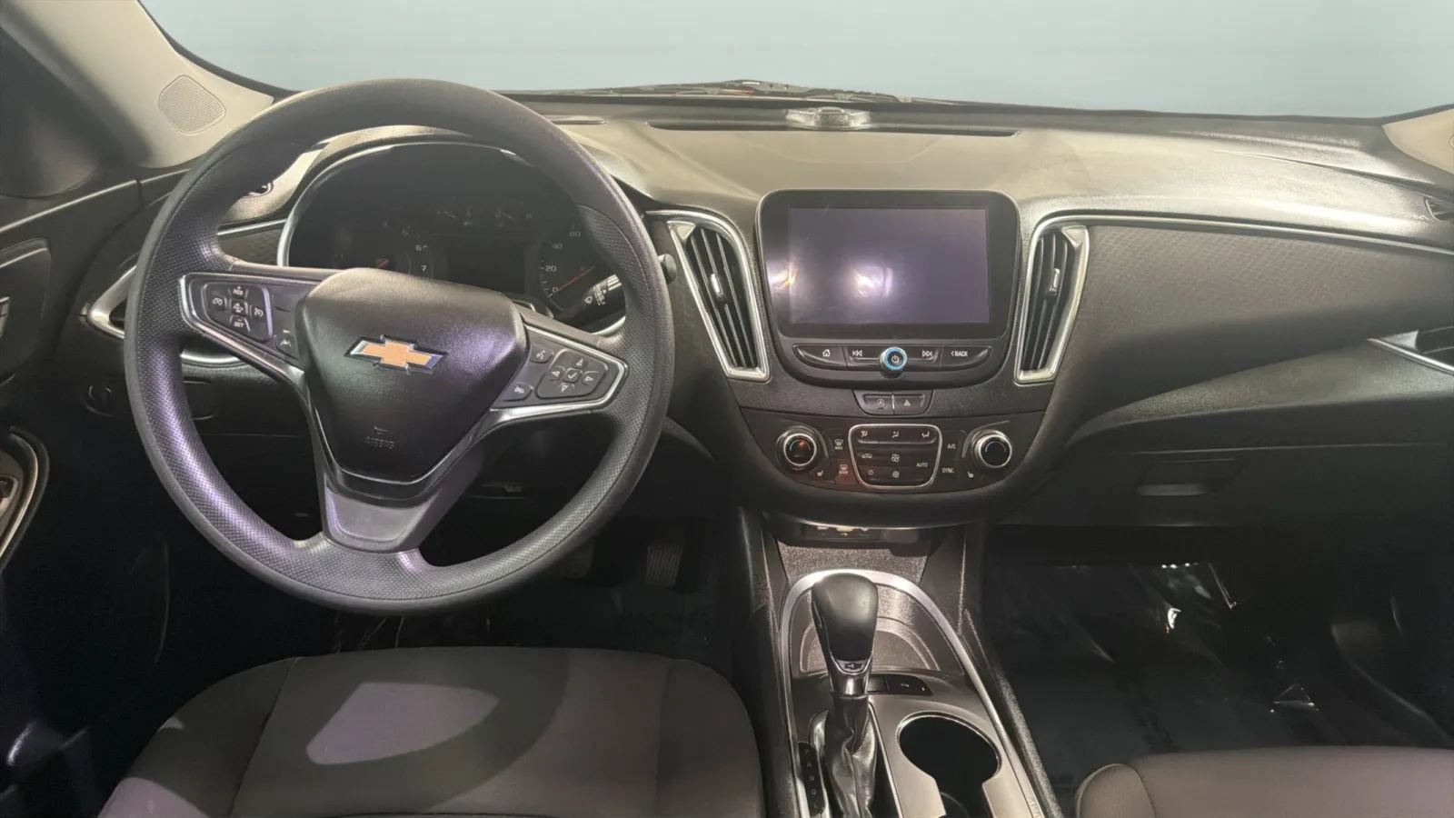 Used 2021 Chevrolet Malibu LT FWD image 10