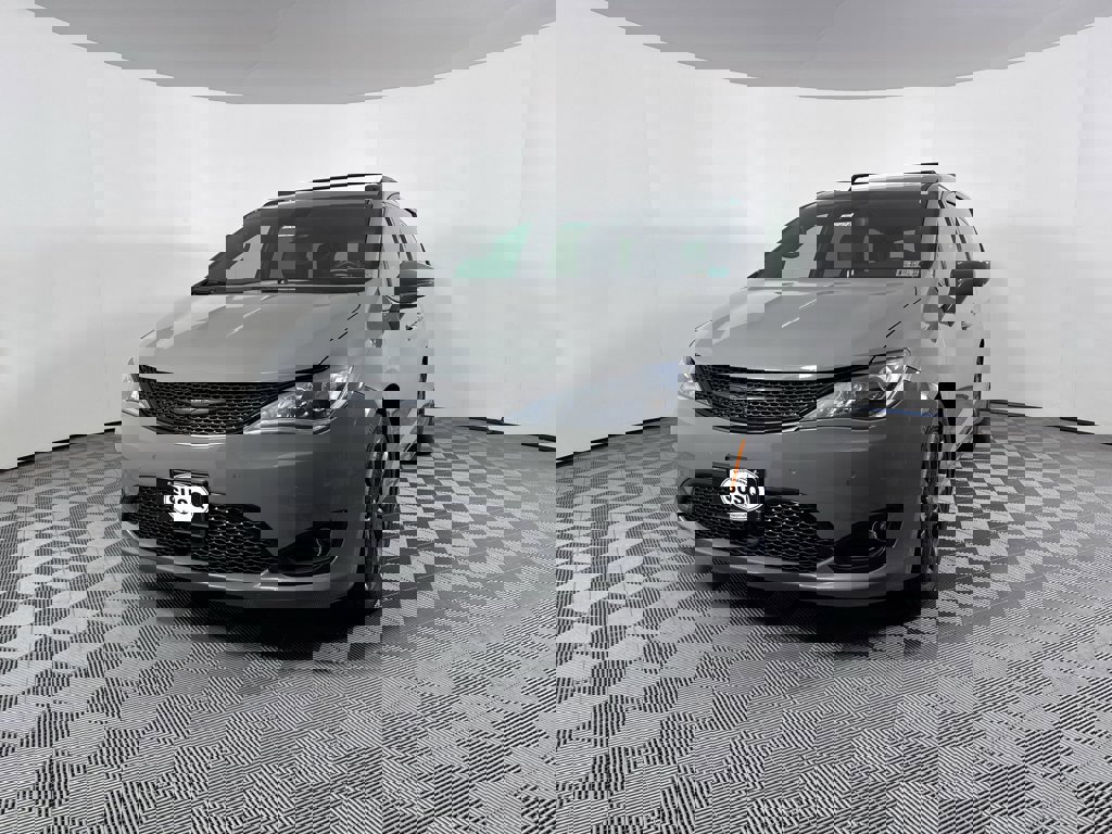 Used 2020 Chrysler Pacifica Limited w/ Advanced Safetytec Group image 21