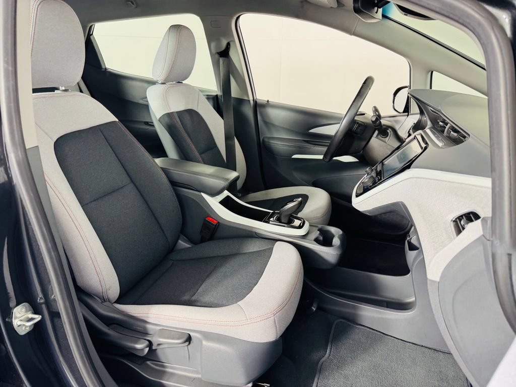 Used 2021 Chevrolet Bolt LT FWD image 27