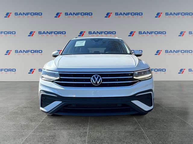 Used 2023 Volkswagen Tiguan SE w/ Panoramic Sunroof Package image 8