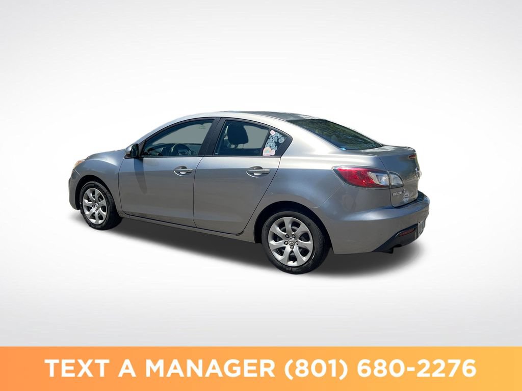 Used 2011 MAZDA MAZDA3 i Sport FWD image 3