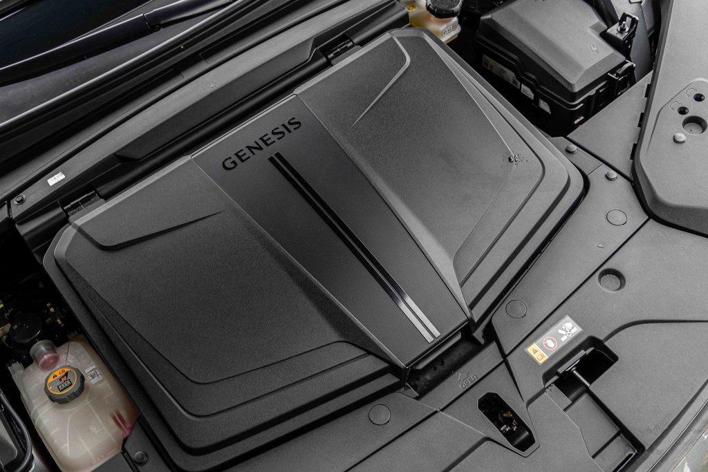 Used 2024 Genesis GV60 RWD image 32
